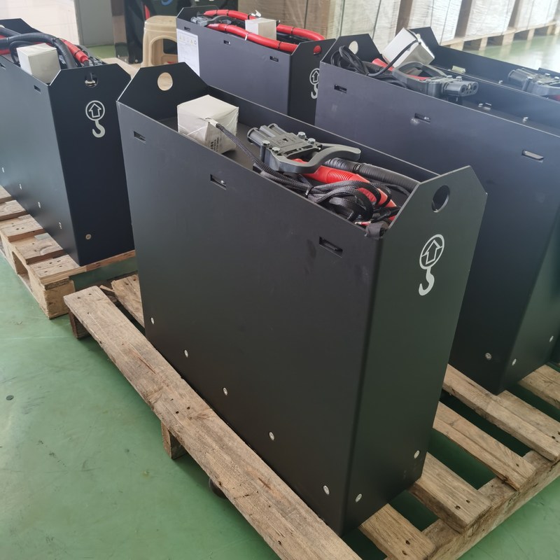 কাস্টমাইজেশন কালো 173 Ah 25.6V লিথিয়াম আয়ন ব্যাটারি বৈদ্যুতিক ফর্কলিফ্ট জন্য